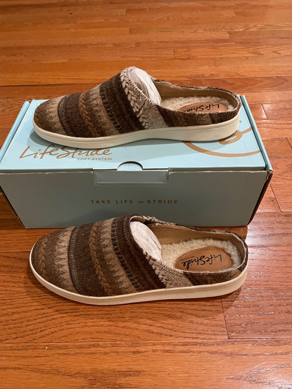 Life Stride Women's Slip-On Mule Slippers in Brown and Tan Sherpa inside size 8